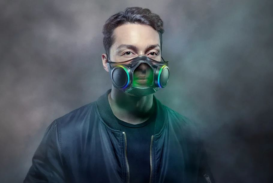 Masca futuristă de la Razer te scoate-n evidență, nu te protejează de Covid