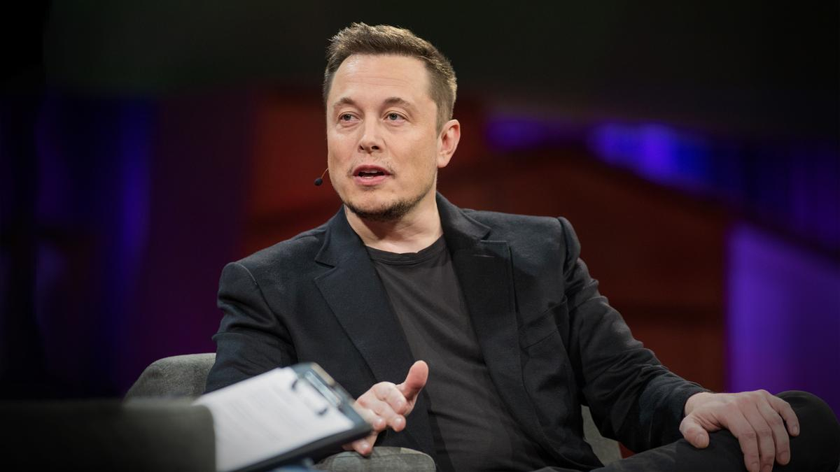 Cinci lucruri pe care le învățăm din biografia lui Elon Musk