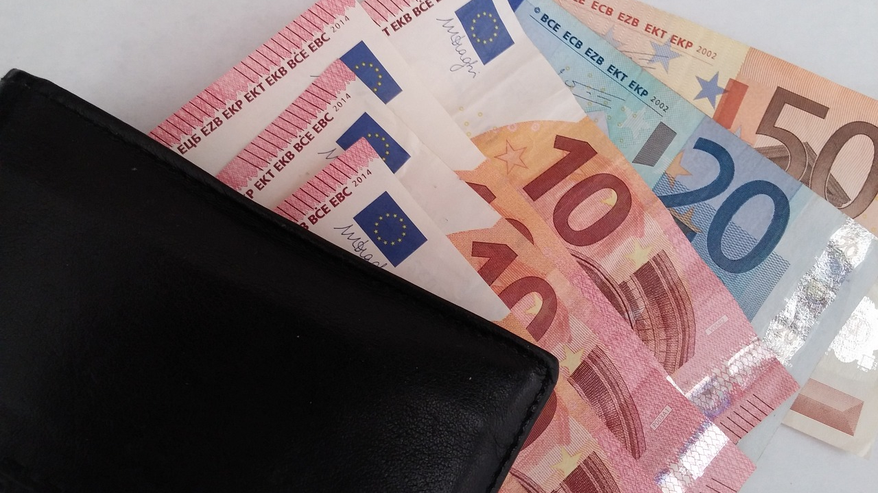 Recomanzi o afacere și iei bani – marketing afiliat de la Patria Bank