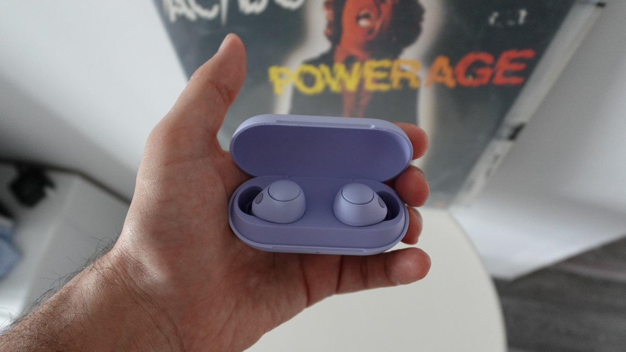 REVIEW Sony WF-C700N: ANC și sunet bun