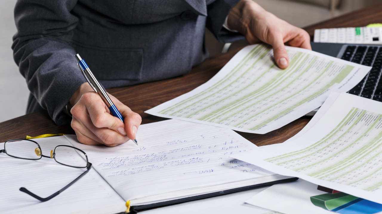 Ce vor să știe investitorii înainte să pună banii pe masă