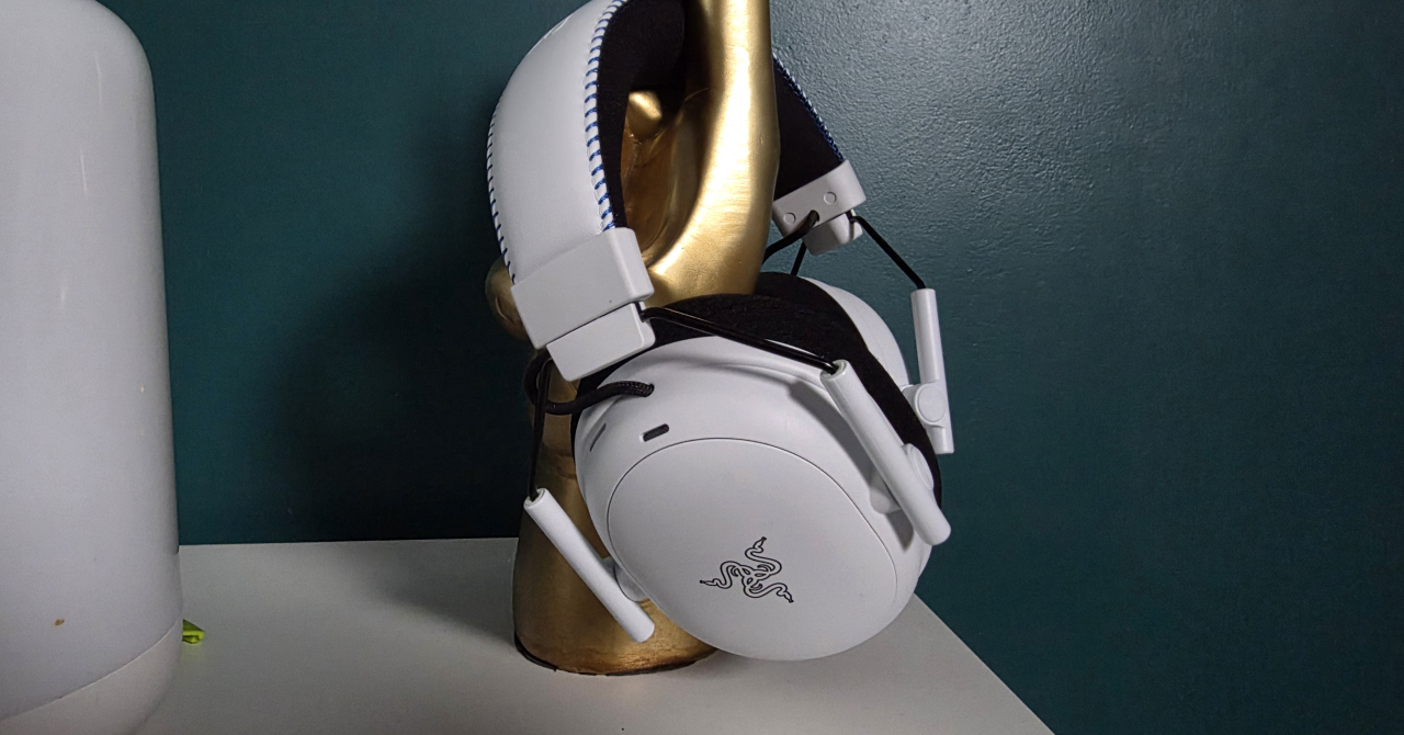 REVIEW Razer BlackShark V3 Pro: probabil cele mai bune căști pentru