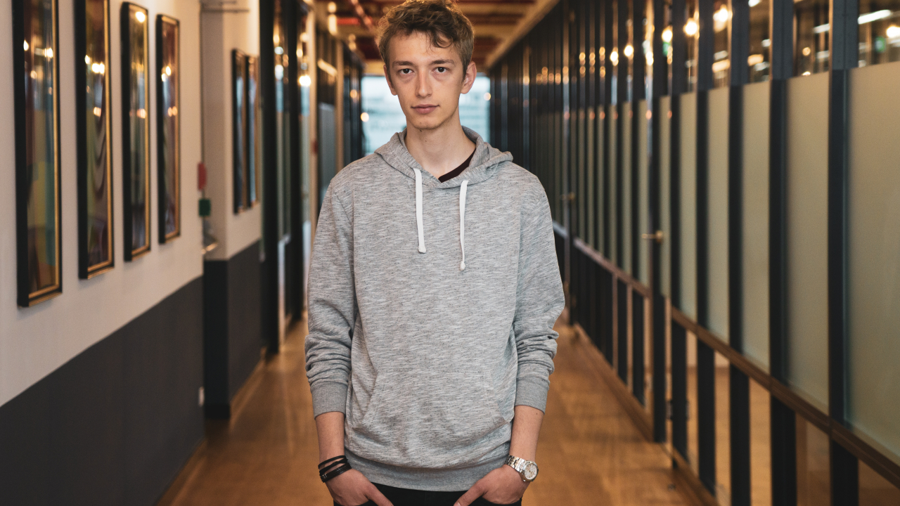 A refuzat joburi la giganții IT din SUA pentru a educa tinerii români