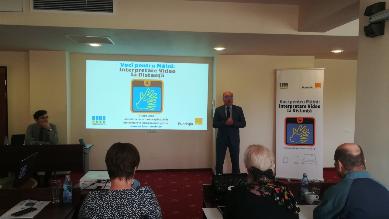 O aplicație românească le oferă surzilor un translator în timp real