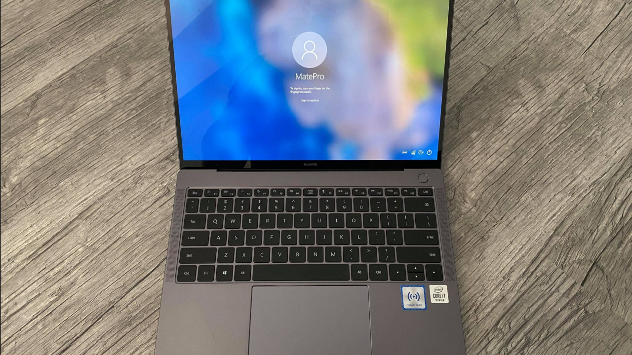 REVIEW Huawei Matebook X Pro 2020 - performant, transportabil, fierbinte