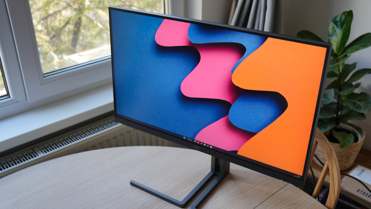 REVIEW AOC Q27U3CV: monitorul pentru creatori de conținut