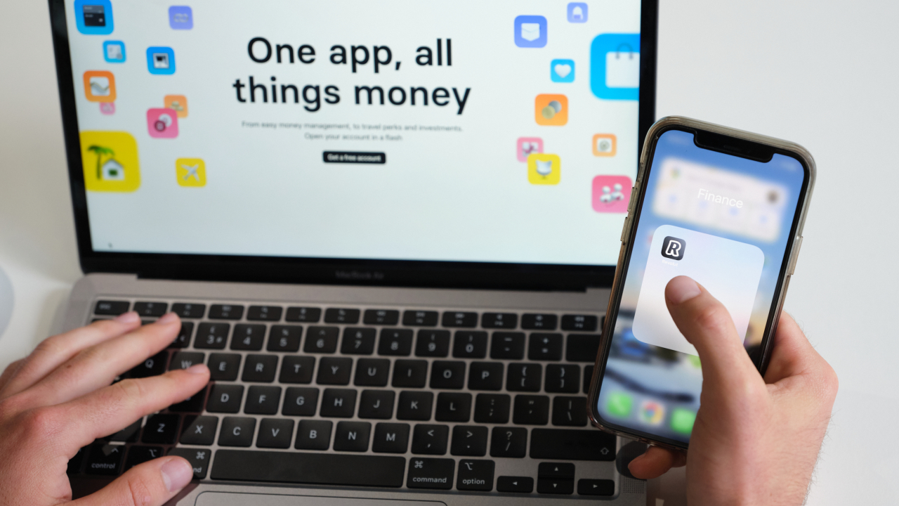 Românii au cheltuit mai puțin pe turism în primul trimestru din 2023