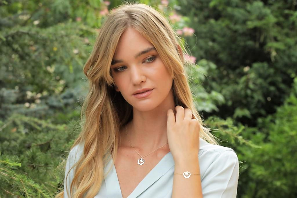 Business-ul online cu bijuterie contemporană dezvoltat în pandemie: Curandera