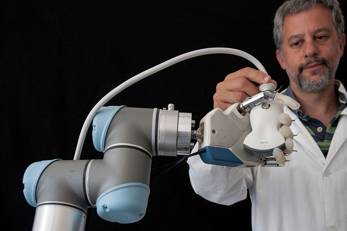 Braţul robot - precizie, siguranţă, eficiență