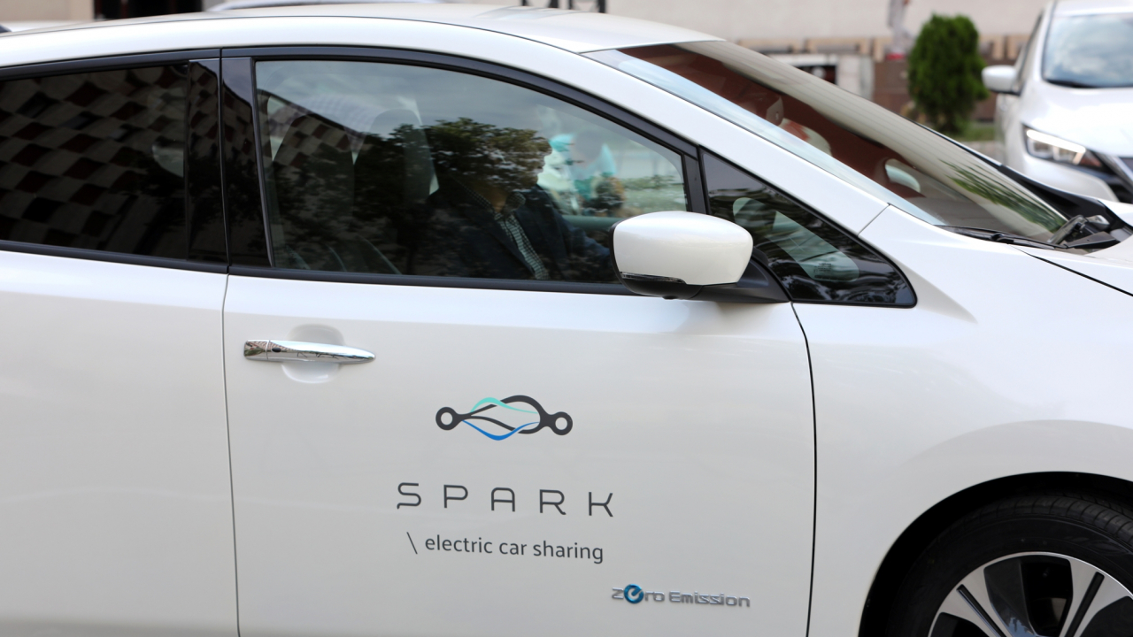 Spark, oficial în România. Preț de la 1,2 lei/min pentru e-car sharing