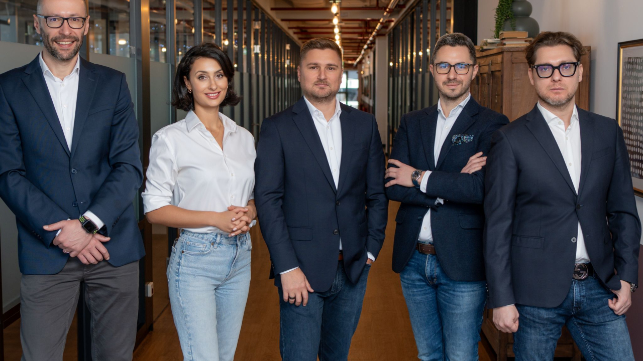 SyndiFi e platforma unde mai mulți oameni pot investi deodată în imobiliare mari