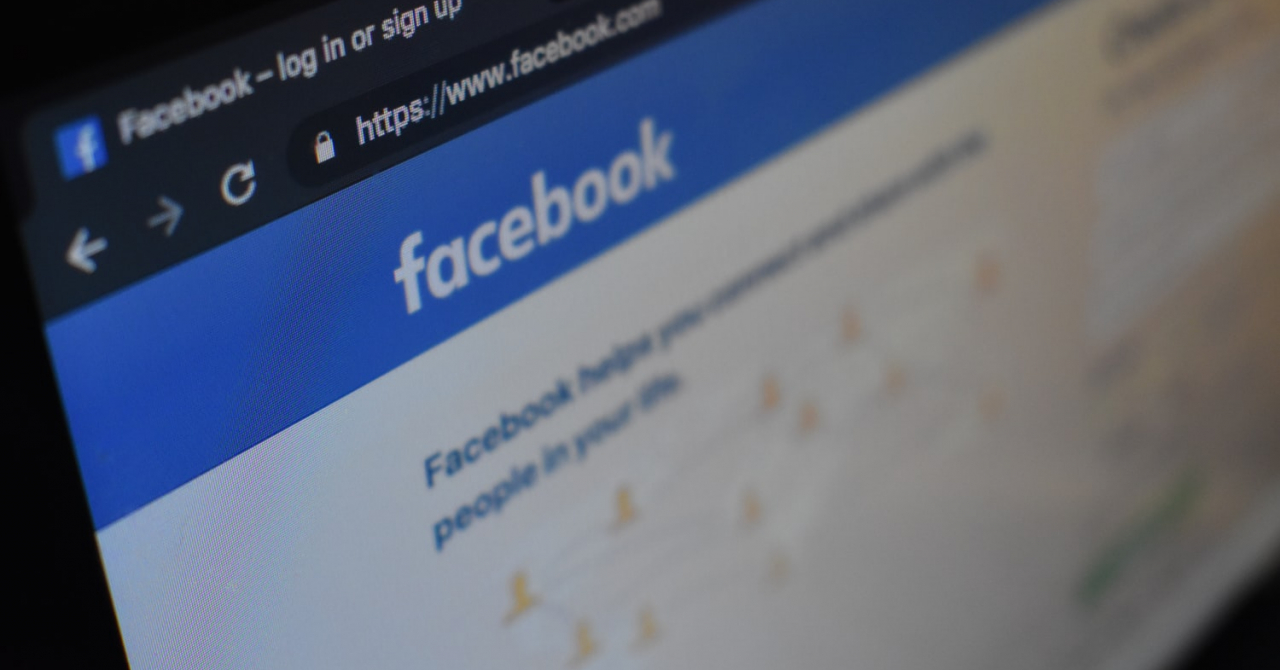 Facebook: funcția Community Help este acum disponibilă și în România