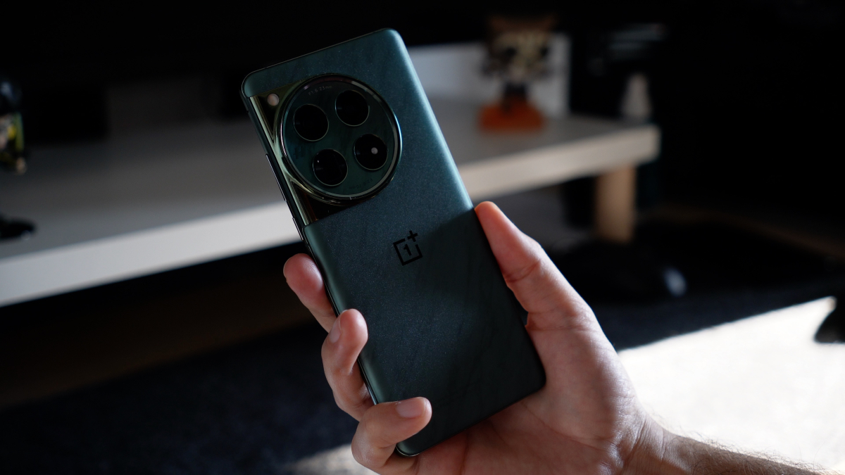 OnePlus 12 a trecut de 1.000 de unități vândute în prima lună pe piață