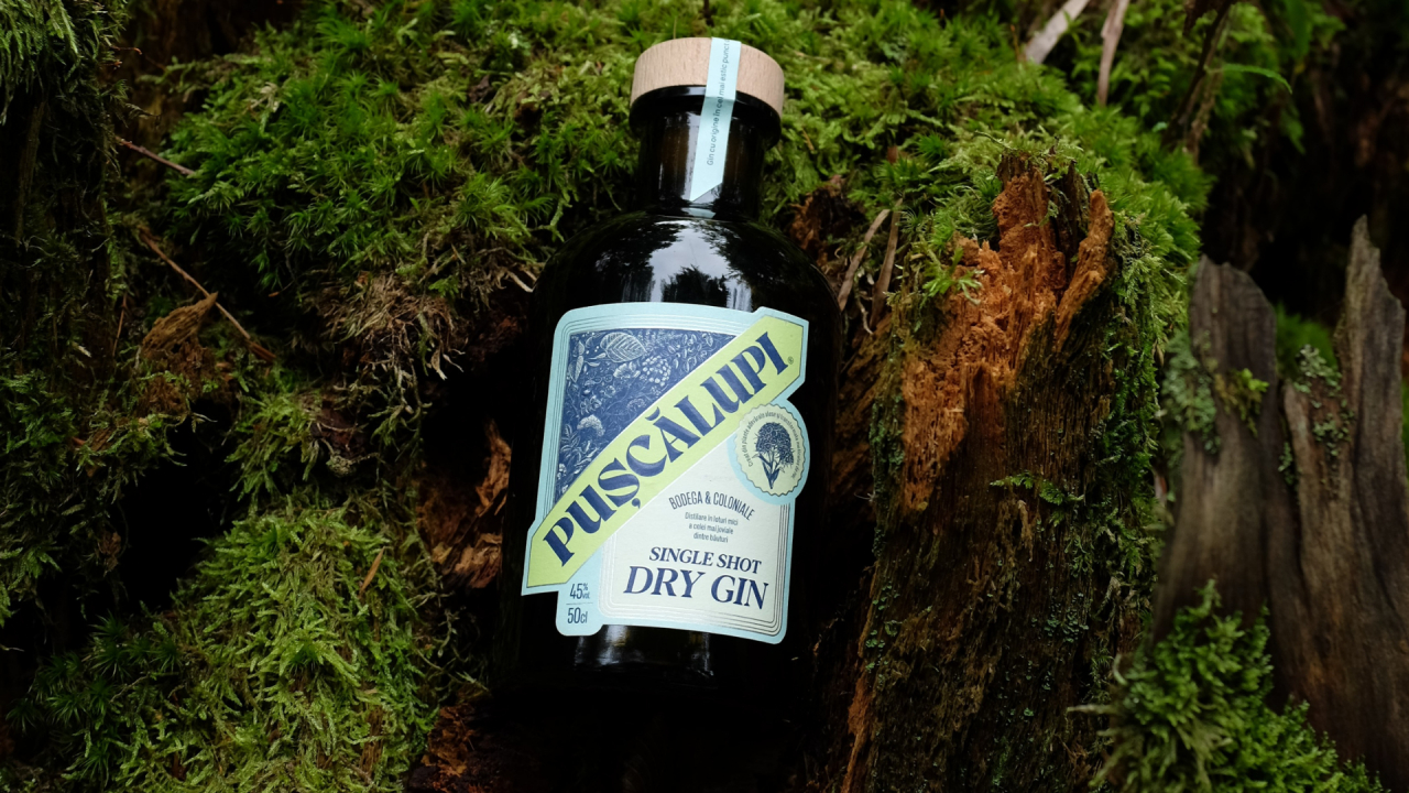 Pușcălupi - un gin românesc ca o declarație de dragoste pentru botanică