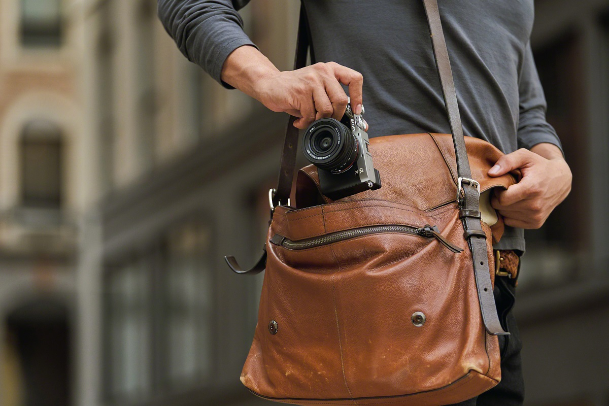 Sony lansează Alpha 7C, cea mai mică și mai ușoară cameră full-frame din lume