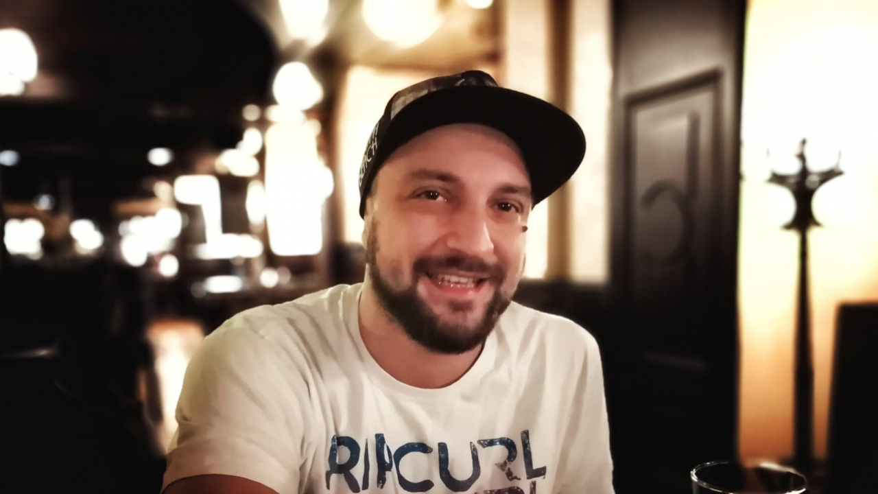 Oameni din Uber: “Poezie la ceas de seară” cu Guvid