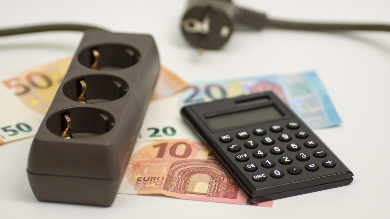 Starea economiei: 22% din români au datorii și economisirea nu e prioritate