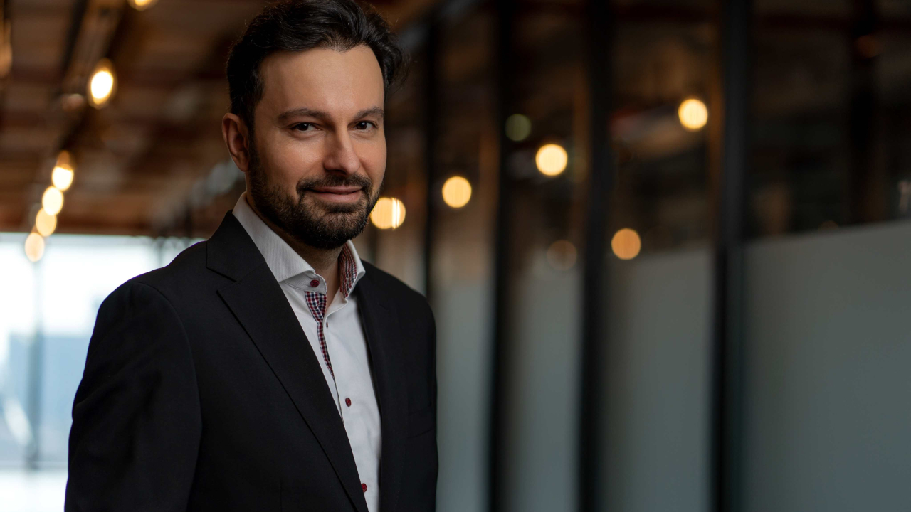 Parteneriatul cu un startup românesc ce reduce costurile fabricilor cu 50%