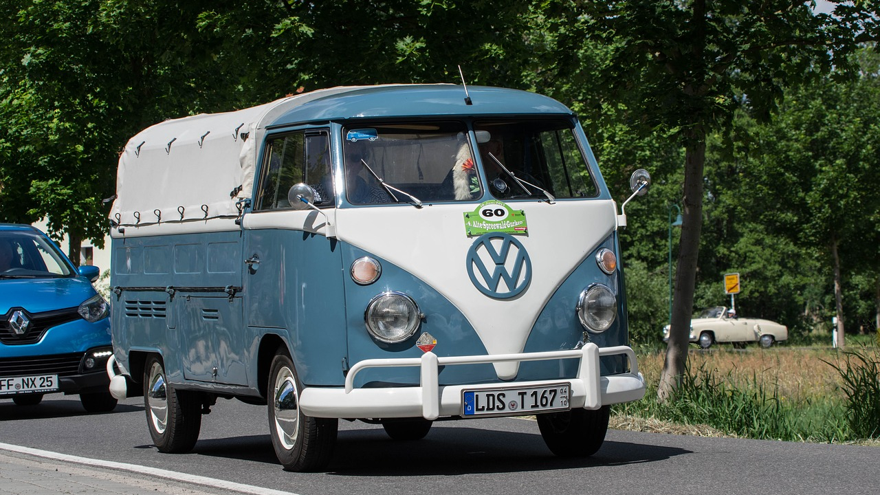 Apple și Volkswagen, parteneriat în cursa pentru mașinile autonome