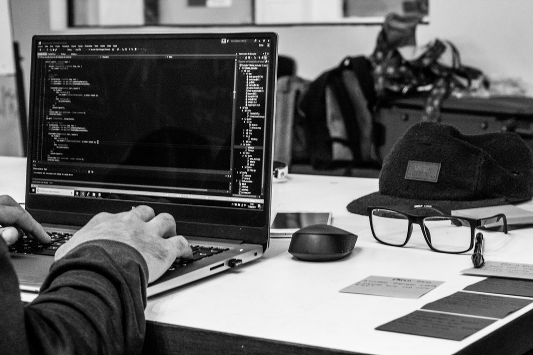 Cursuri de securitate cibernetică la București. Care este costul lor?