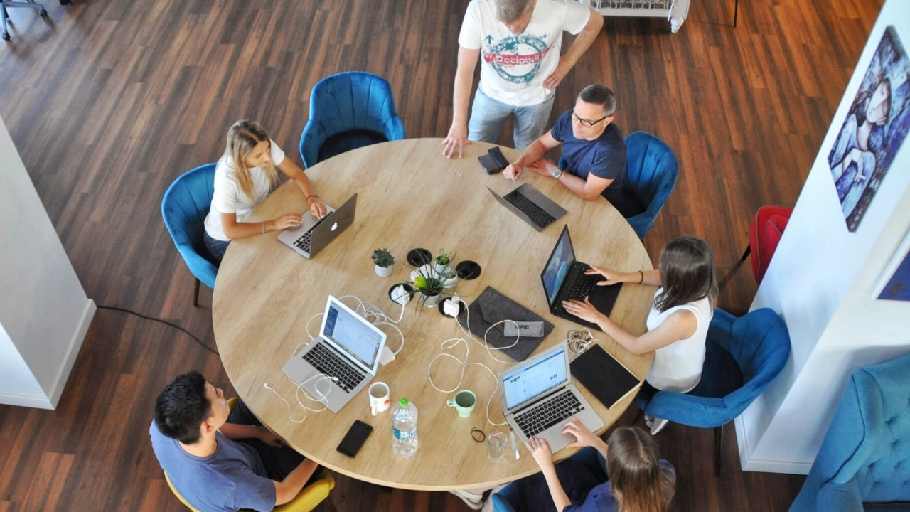 Commons Accel: primele startup-uri care intră în accelerator