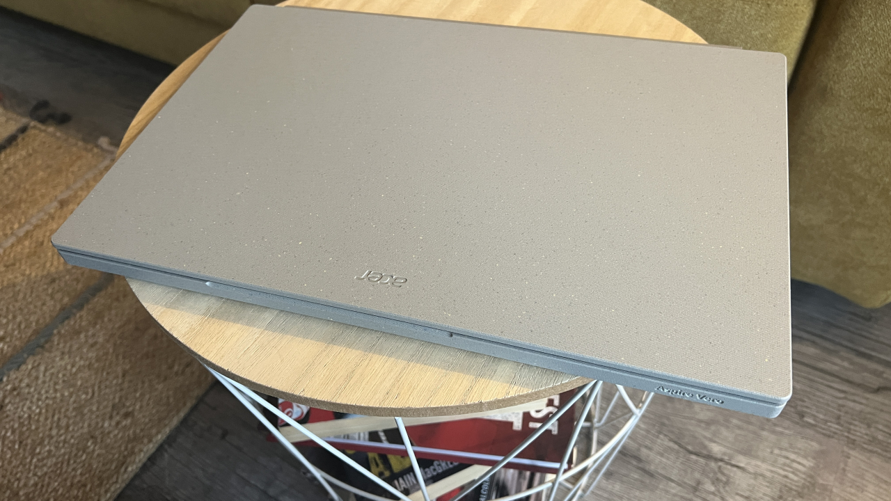 REVIEW Acer Aspire Vero - laptopul pentru cei care nu preferă paiul de plastic