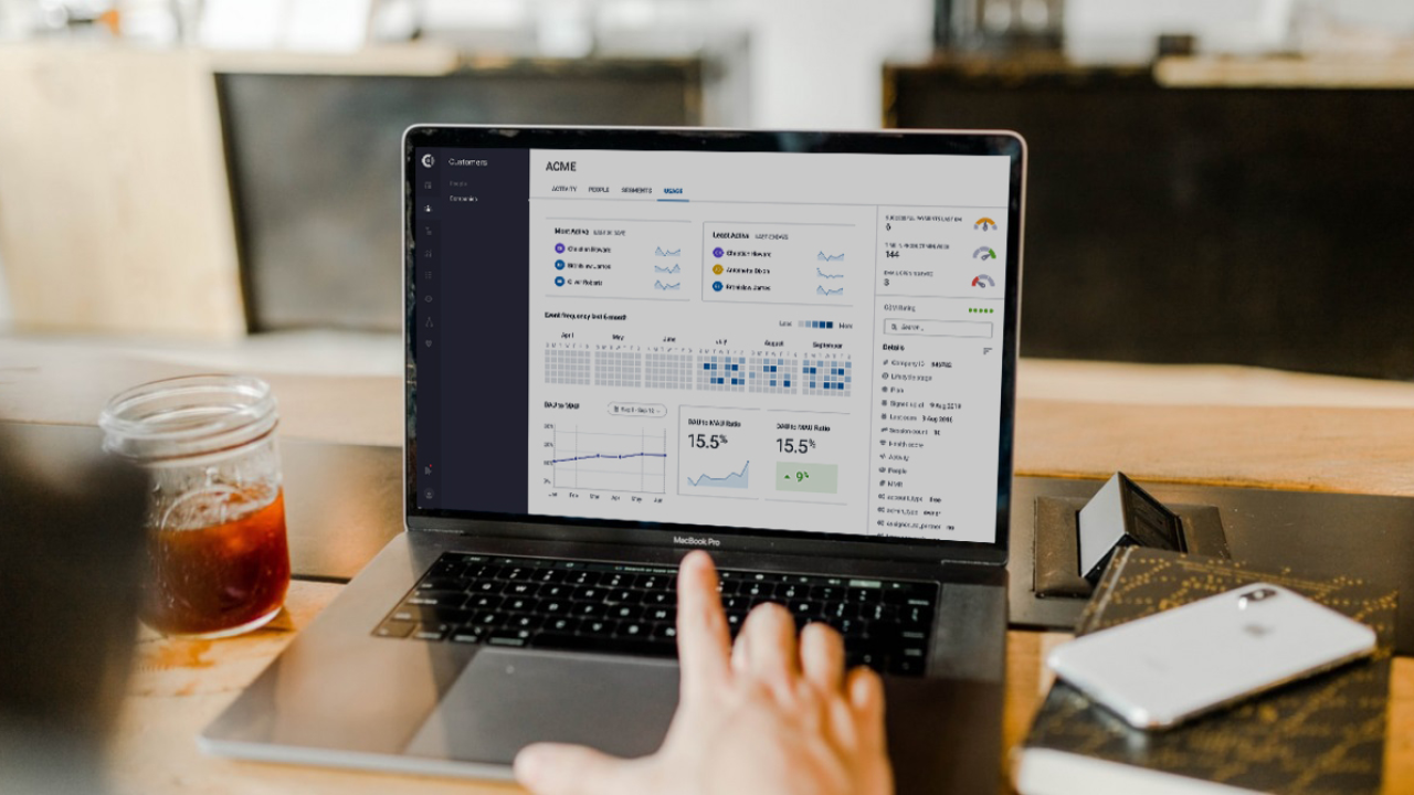 Startup-ul care ajută companiile să-și păstreze clienții