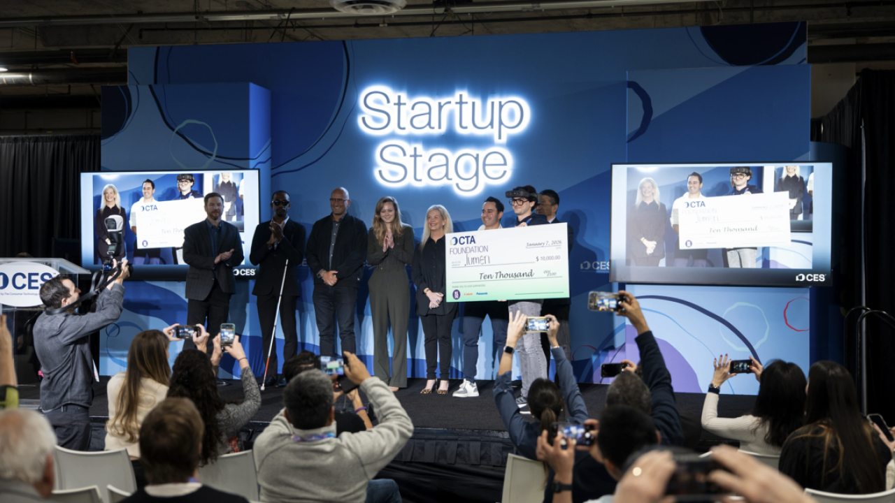 Echipa .lumen pe Startup Stage în cadrul CES 2026 Las Vegas