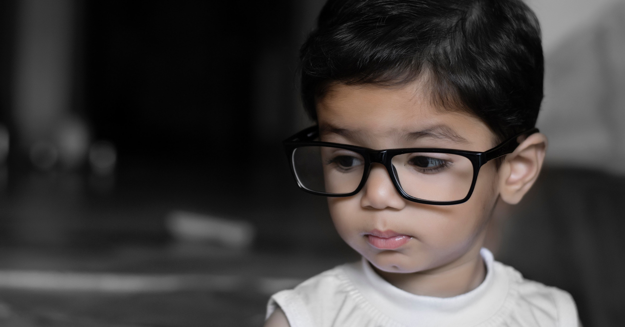 Cum poate AI-ul de pe Huawei P30 să ajute copiii cu probleme de vedere