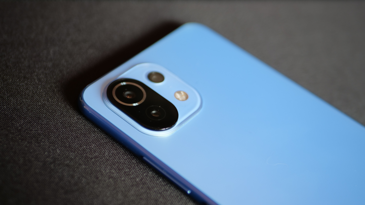 REVIEW Xiaomi Mi 11 Lite 5G (NE): New Edition cu nimic nou