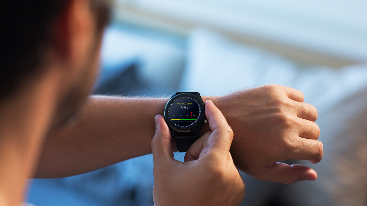 Ceasul inteligent ASUS VivoWatch SP ajunge în România