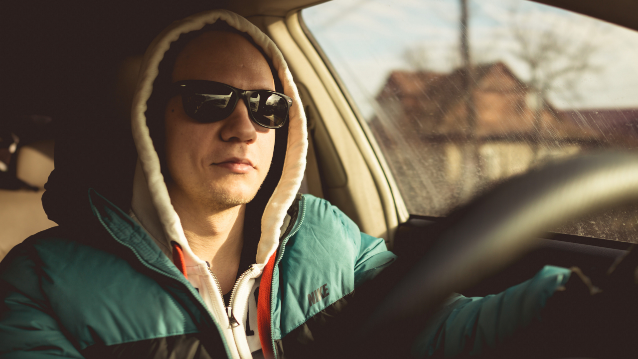 De ce nu vor tinerii români să facă bani de pe urma Uber și AirBnb