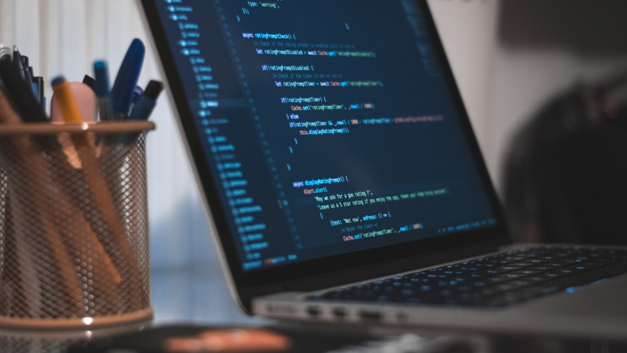 Dezvoltatorul platformei ialoc.ro va folosi tehnologia low-code Plant an App