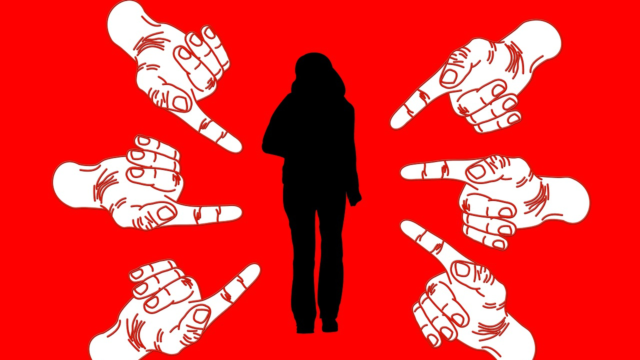 Hărțuirea pe Internet: când teama de a deveni victimă duce la violență