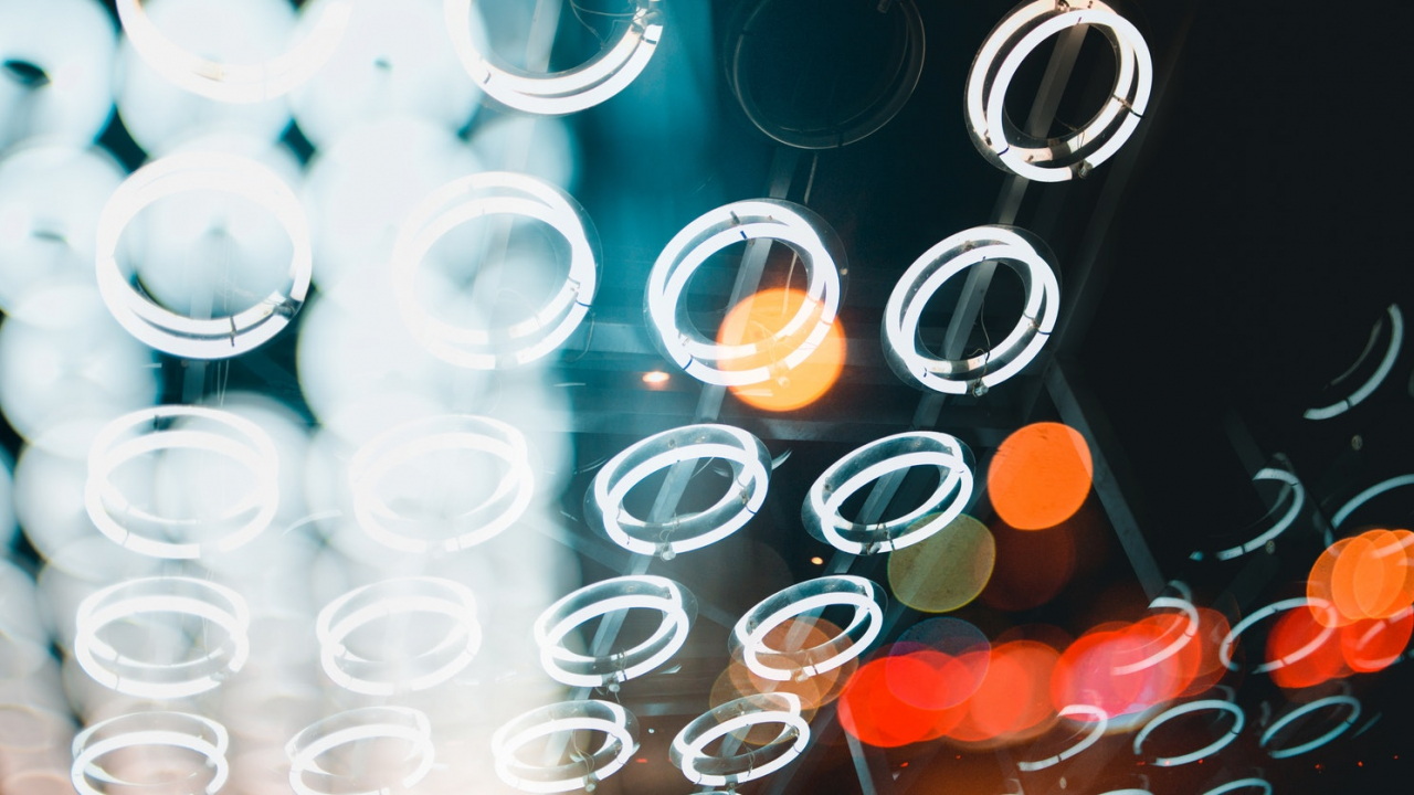 Șefii din telecom și tech, dispuși să dea milioane pentru blockchain