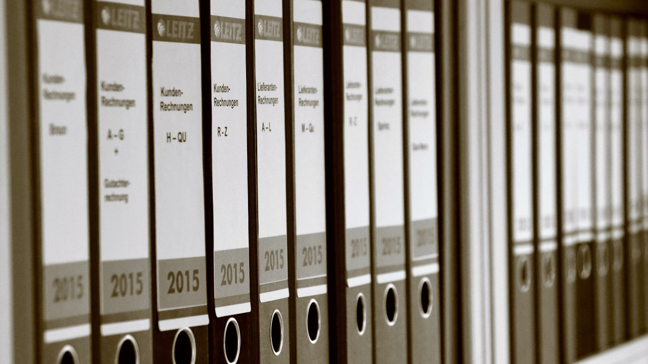 Termenul mediu de plată a facturilor a crescut la 150 de zile în România