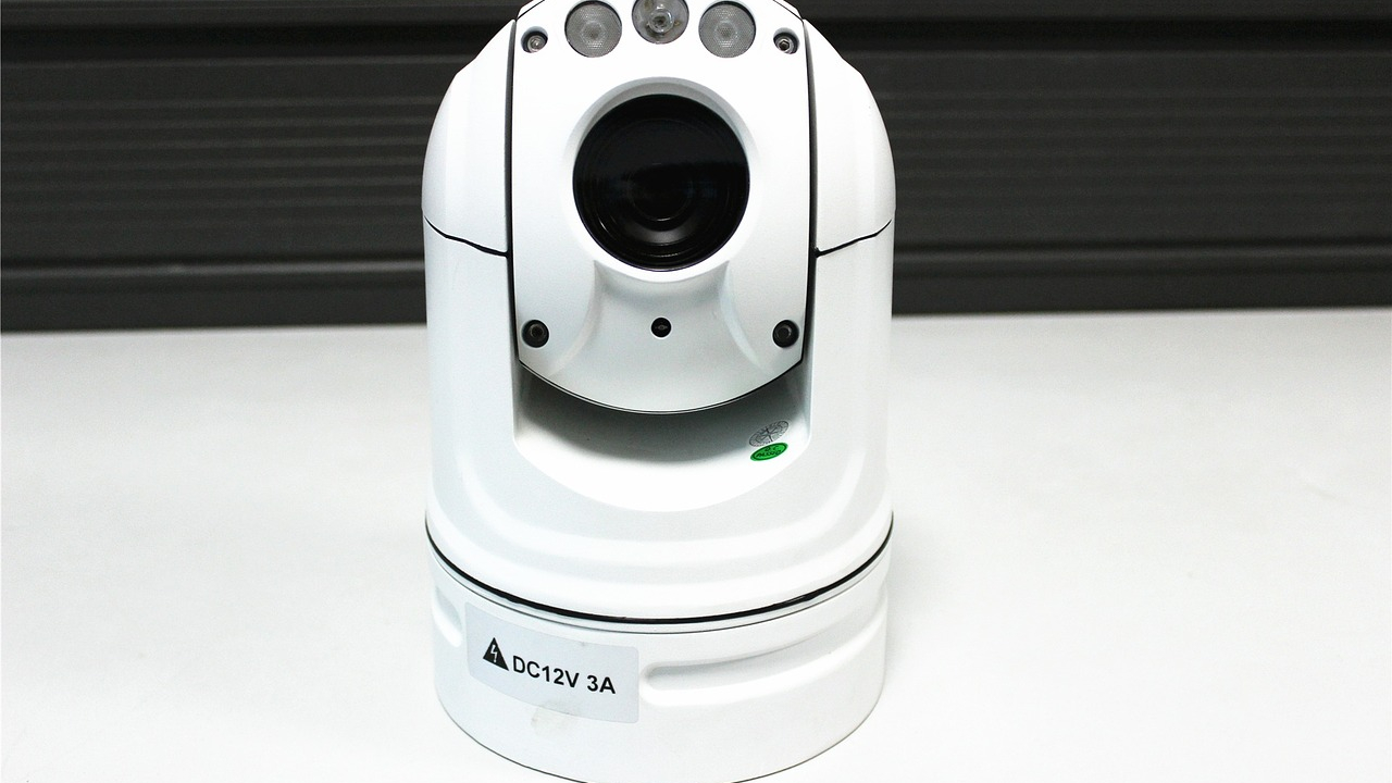 Trebuie să te țină în siguranță, dar te pun în pericol: camerele smart