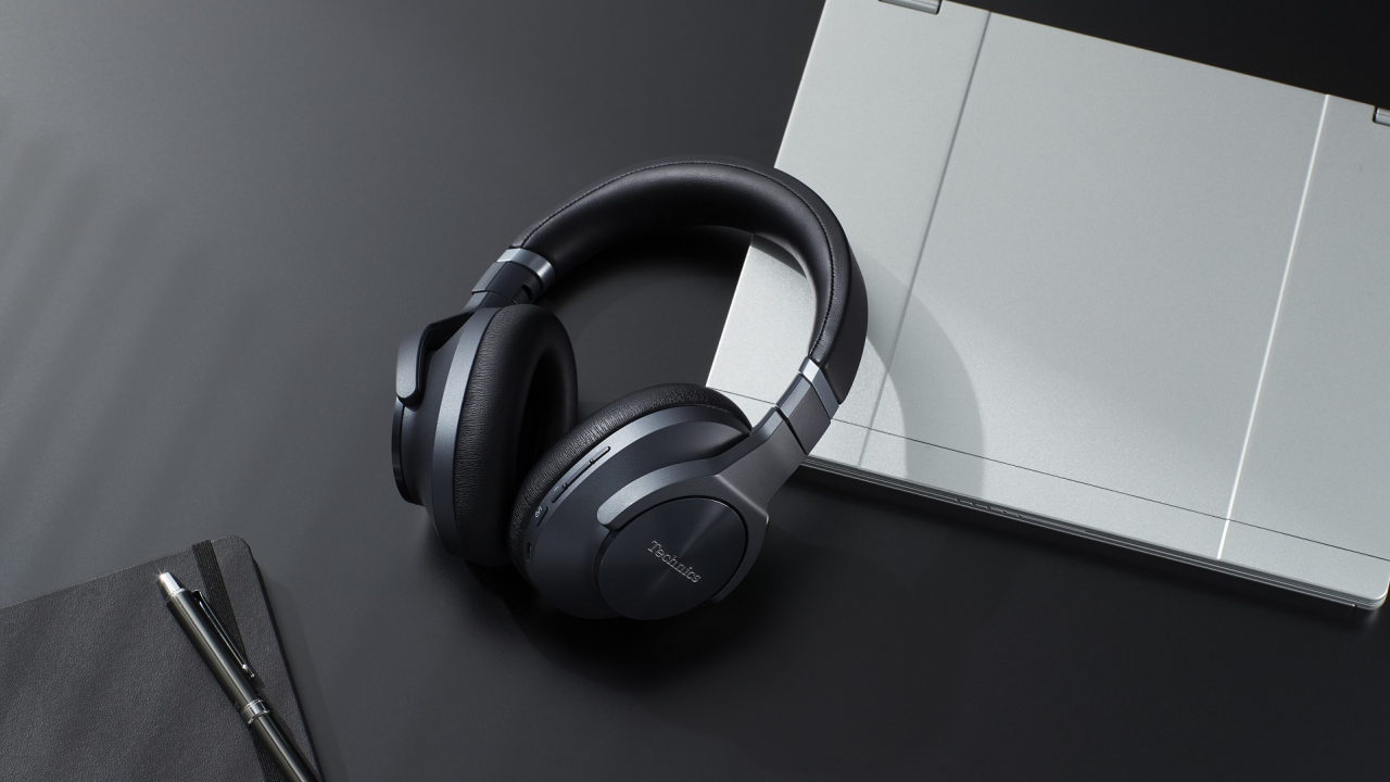 Panasonic lansează căștile over-ear cu noise cancelling Technics EAH-A800