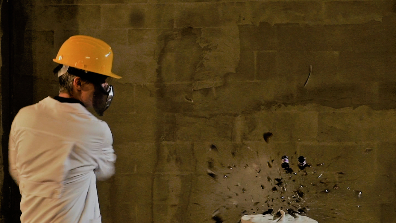 Sparge chestii pe banii tăi la Break Room ca să scapi de frustrări