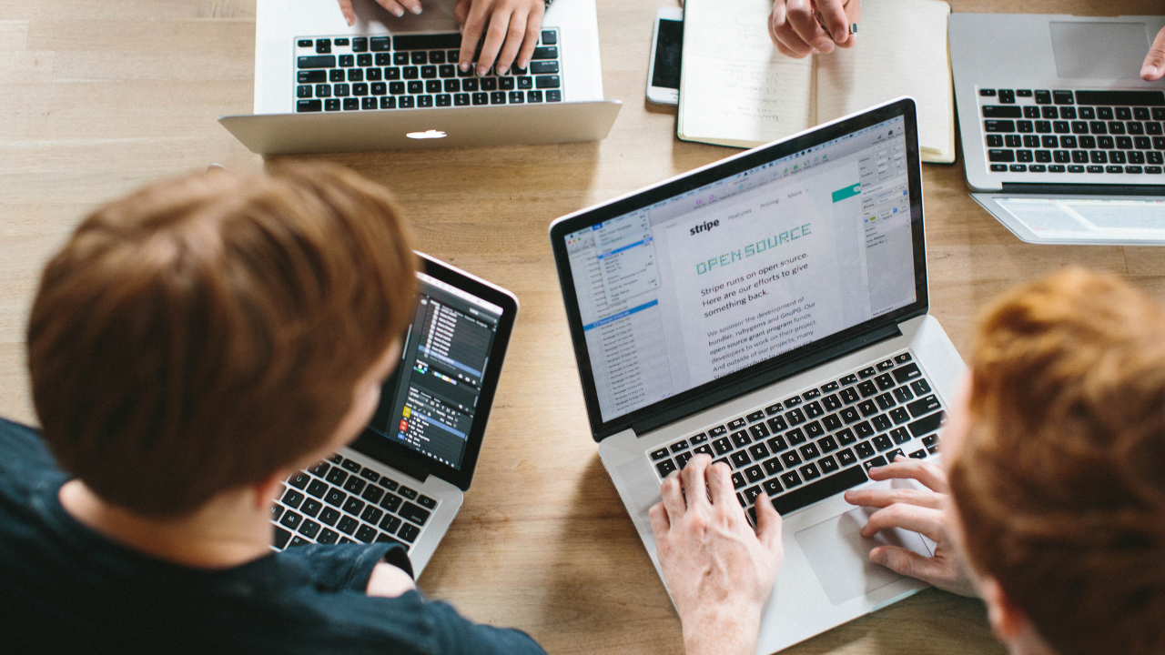 Platforma de plăți Stripe se lansează oficial în România. Ce pot face afacerile