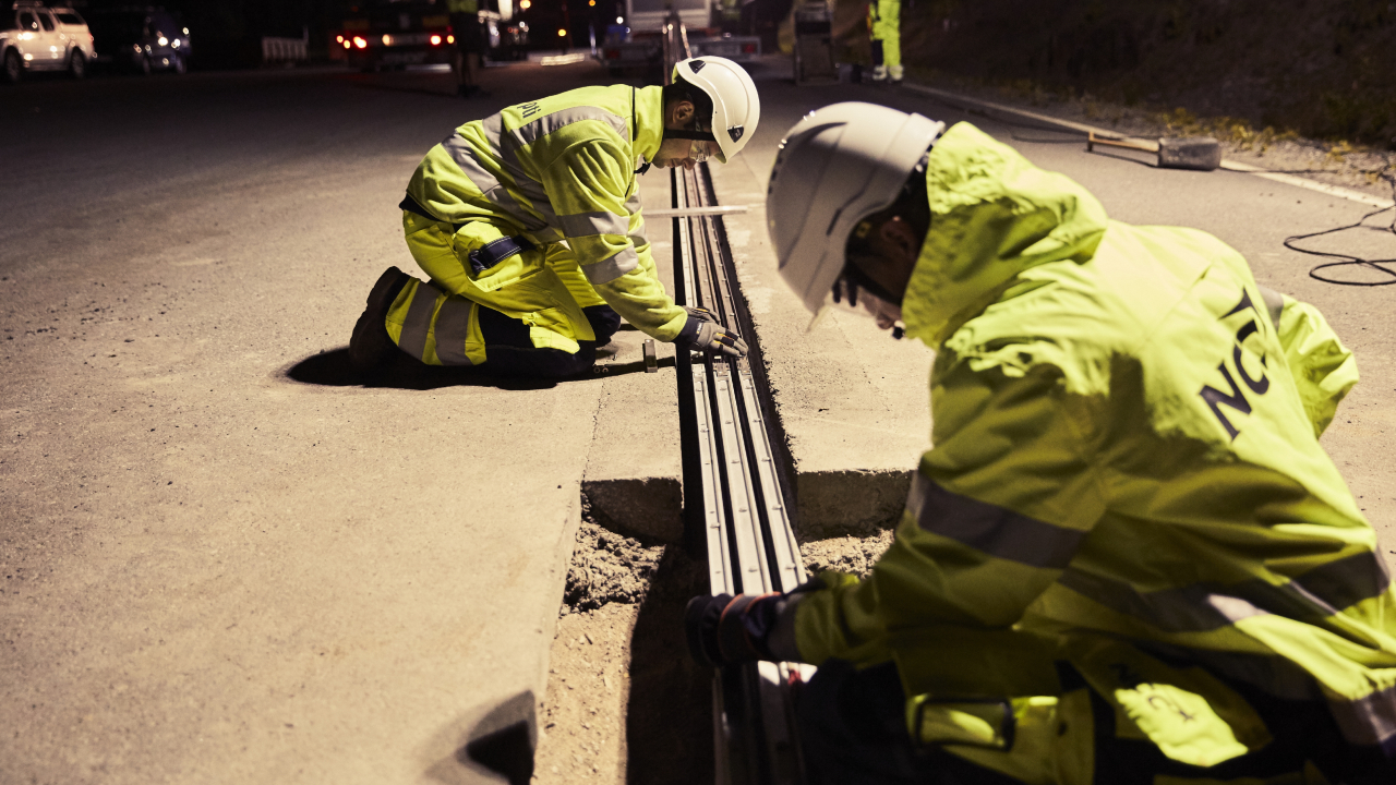 Primul drum electrificat din lume care încarcă mașinile din mers