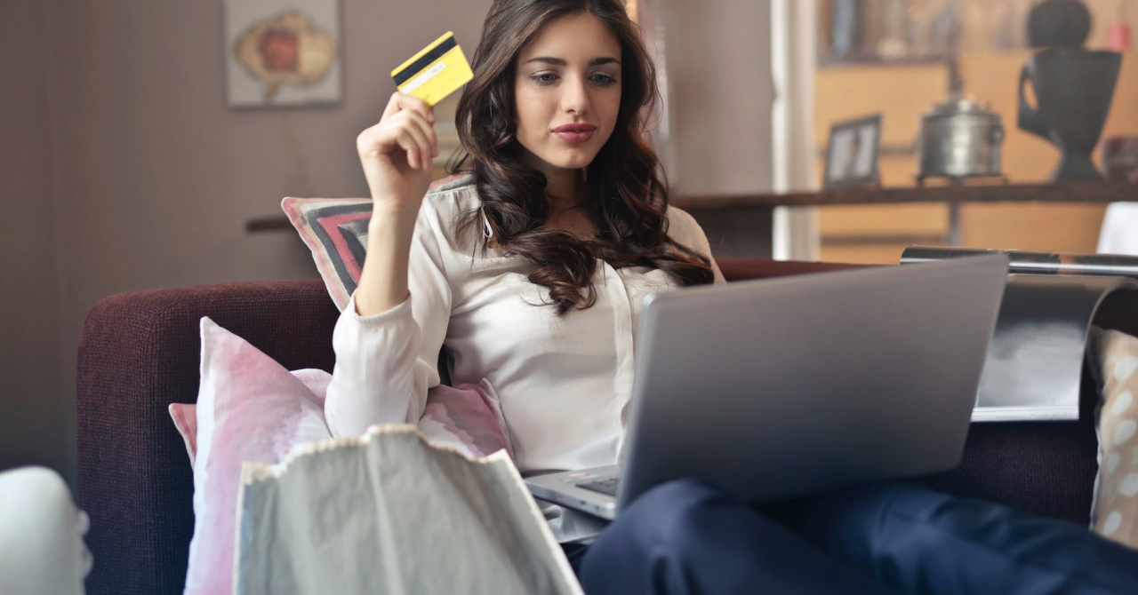 Cu să-ți ții în siguranță banii când faci shopping online