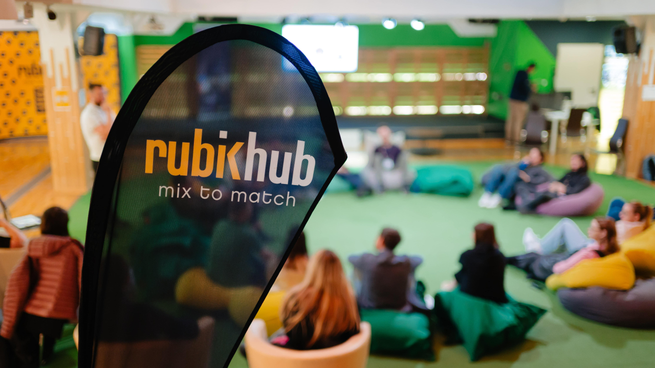 Rubik Hub selectează 20 de startup-uri din România și Italia pentru accelerare