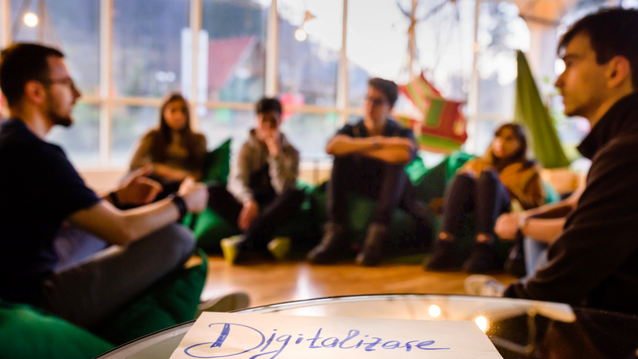 Digital Nation: cursuri gratuite pentru ca profii să învețe să predea online