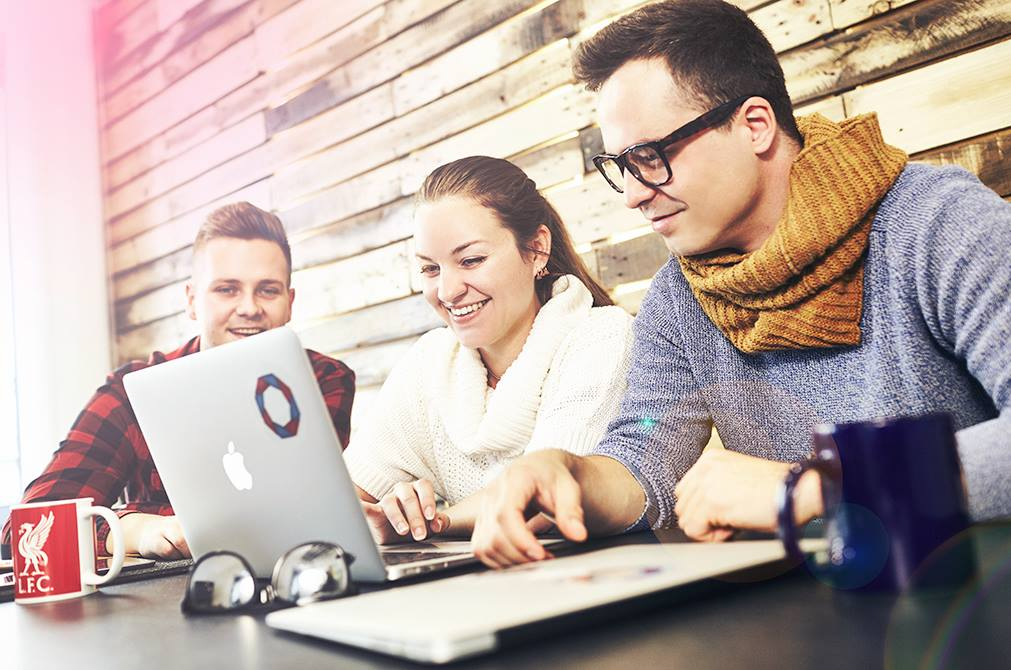 Studiu: 3 din 4 români nu lucrează în IT după absolvirea unui curs de programare