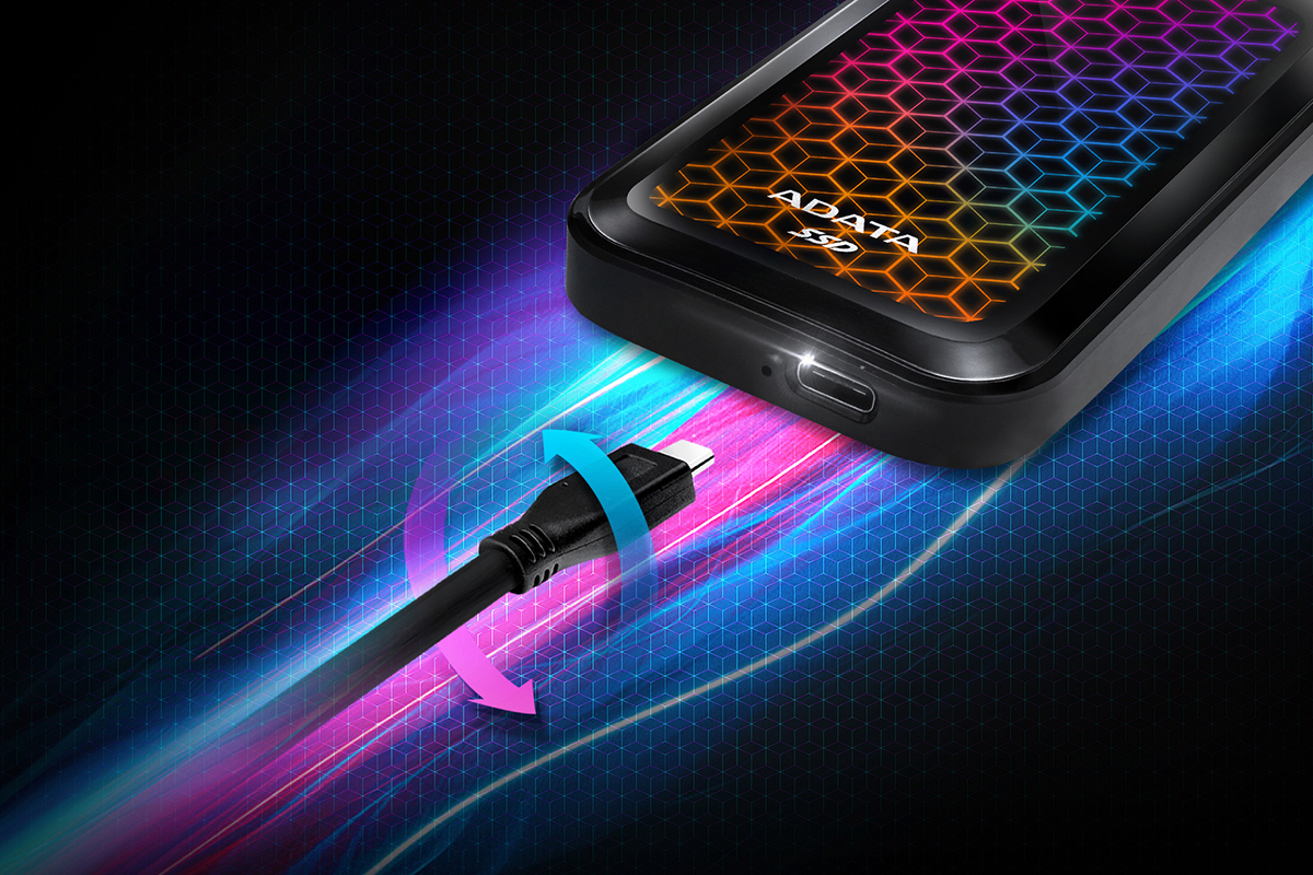 Acest nou SSD extern de la ADATA vine la pachet cu un spectacol de lumini