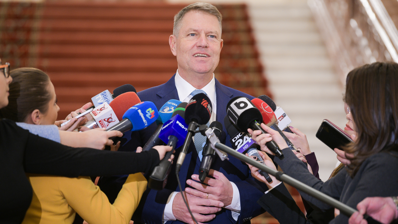 Legea societăților comerciale: Iohannis cere reexaminarea