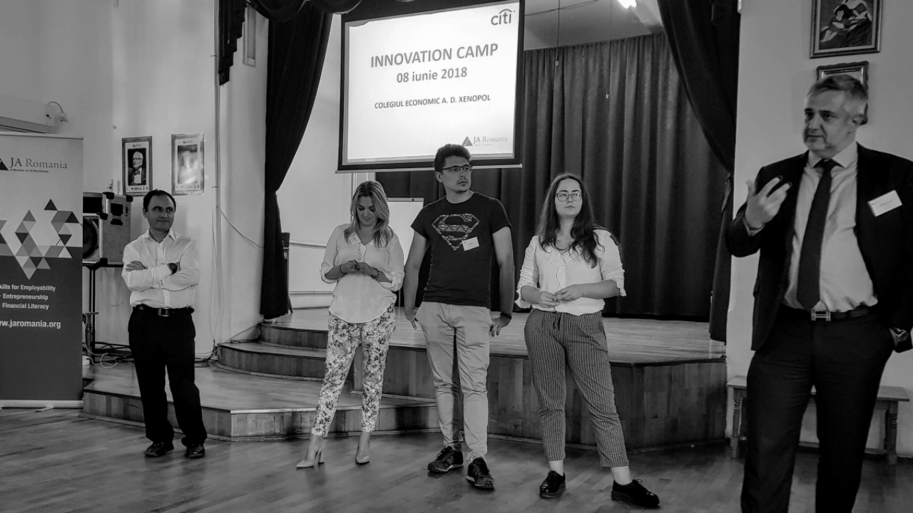 10.000 de liceeni români au învățat cum să fie antreprenori