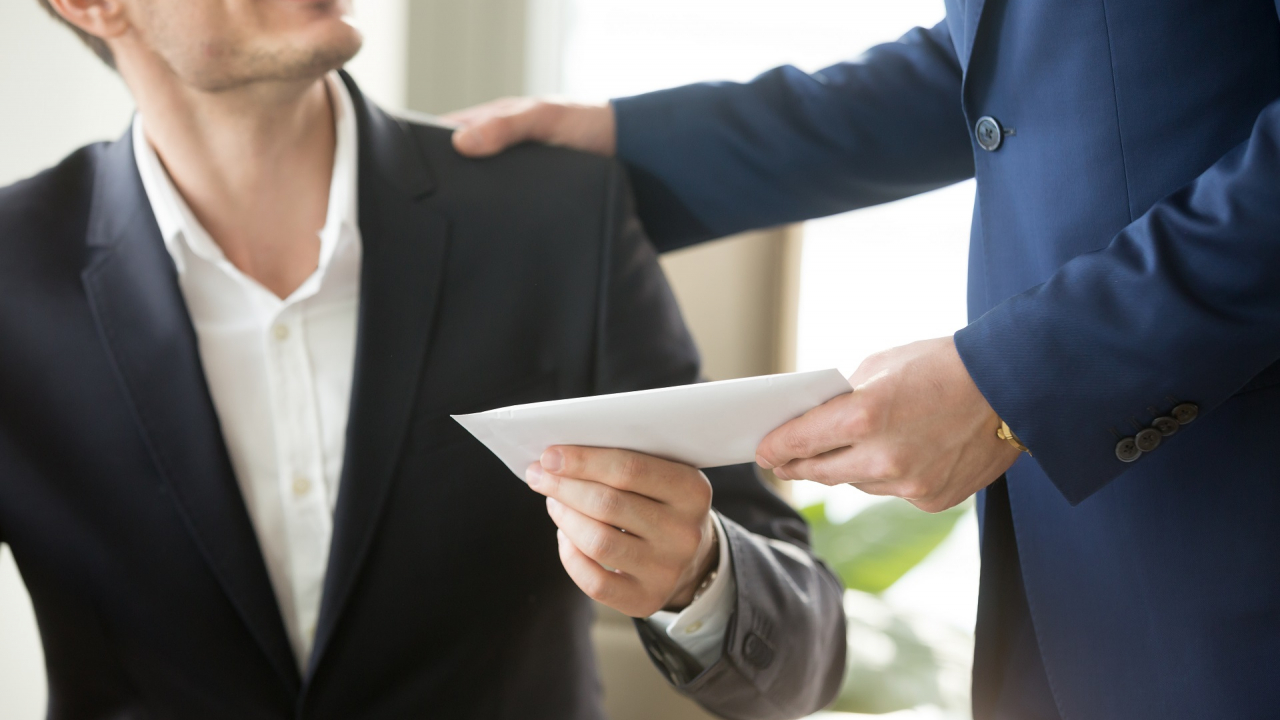 Unul din doi angajați nu se așteaptă să primească primă de Paște anul acesta