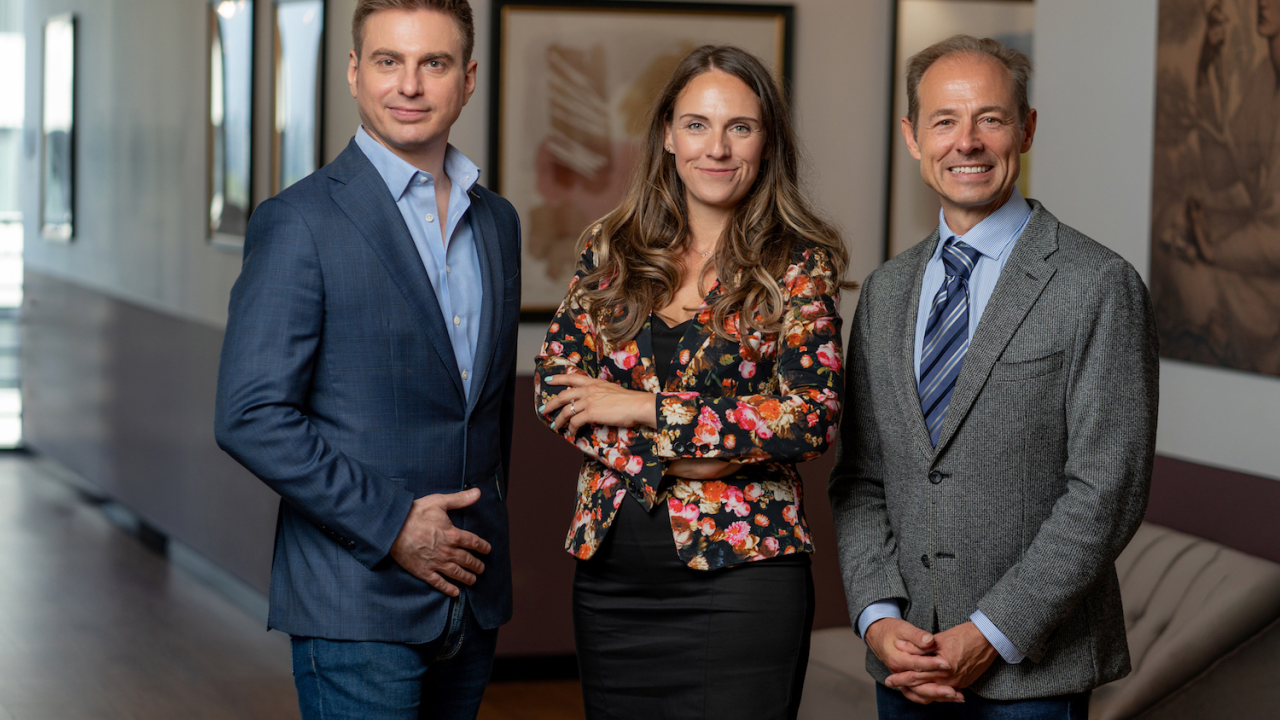 Trei antreprenori lansează un Executive MBA în București și plănuiesc extinderea